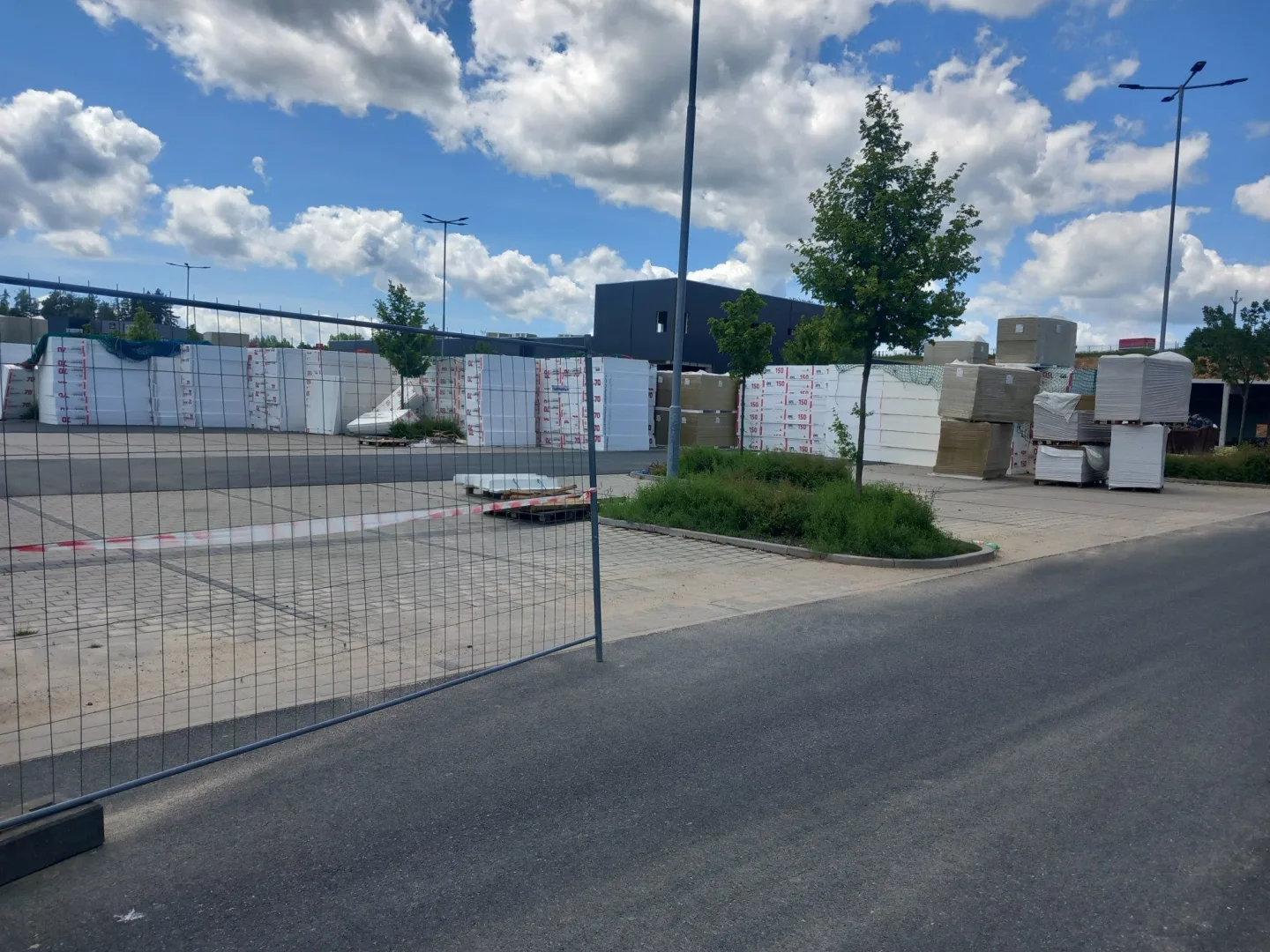 VIDEO, FOTO: V Jihlavě bude už druhý Kaufland, nabídne váhy s umělou inteligencí