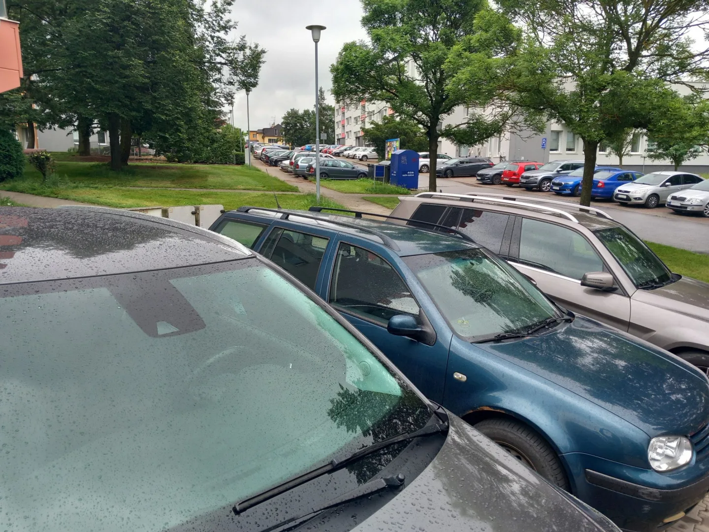 Parkování v Jihlavě XXXVI.: Letos modré zóny nevzniknou nikde, prohlásil primátor
