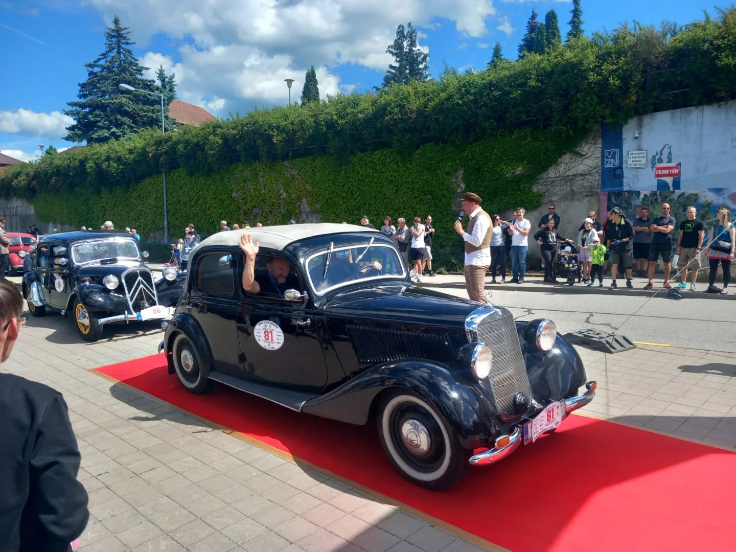 FOTO, VIDEO: Jihlavskem projel závod 1000 mil Československých. Přilákal davy lidí