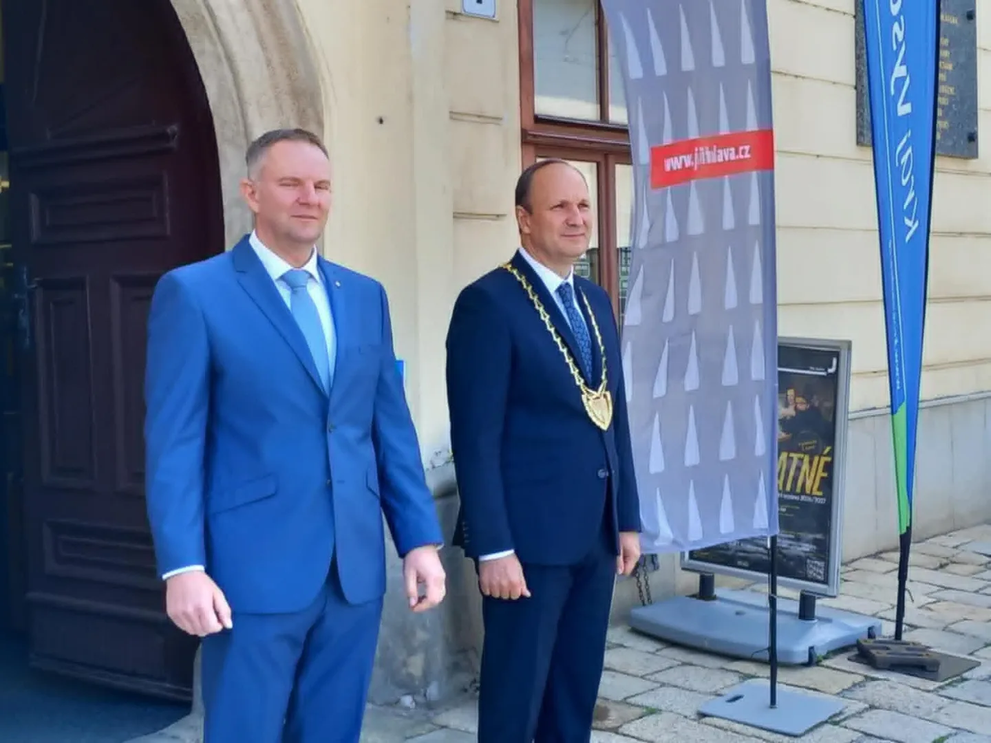 Prezident Petr Pavel s manželkou přijeli do Jihlavy. Bude diskutovat s vedením města