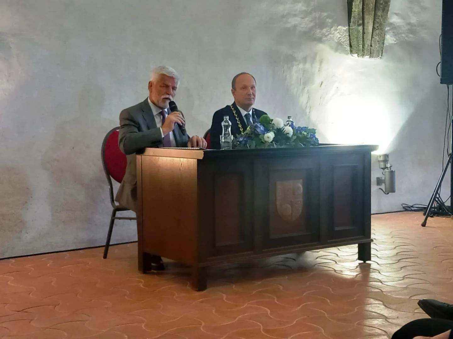 Prezident Petr Pavel s manželkou přijeli do Jihlavy. Bude diskutovat s vedením města