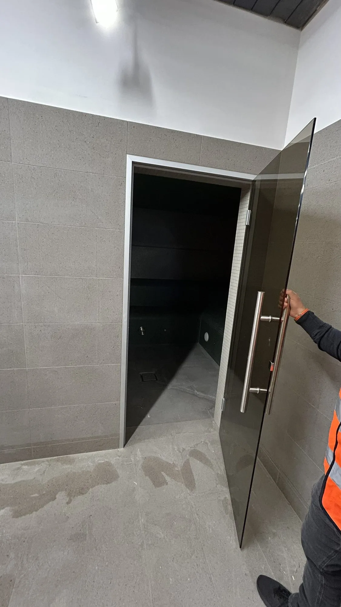 FOTO, VIDEO: Sauna pro 60 lidí i závěsný otočný krb. V Jihlavě vzniká Saunový svět