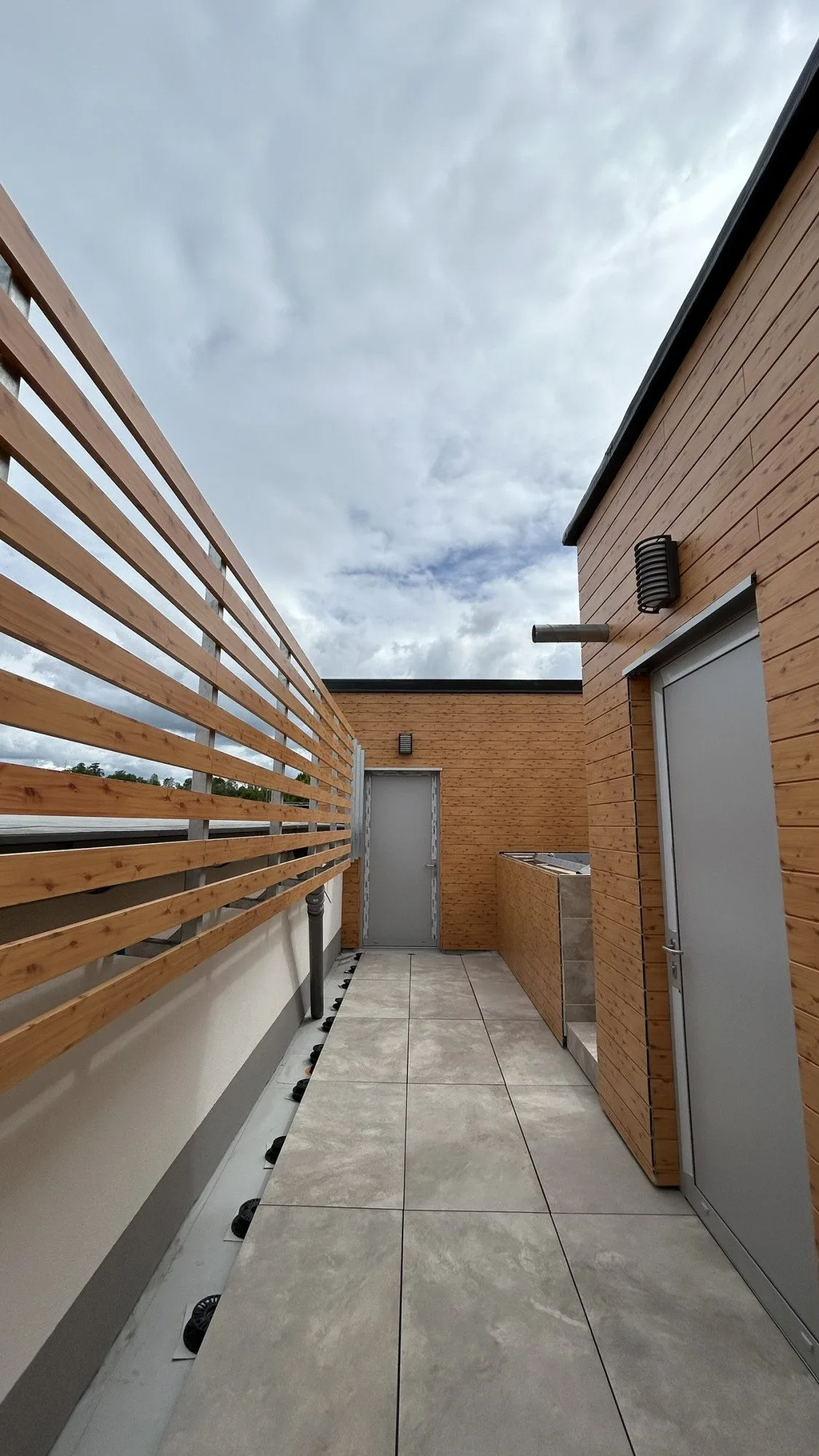 FOTO, VIDEO: Sauna pro 60 lidí i závěsný otočný krb. V Jihlavě vzniká Saunový svět