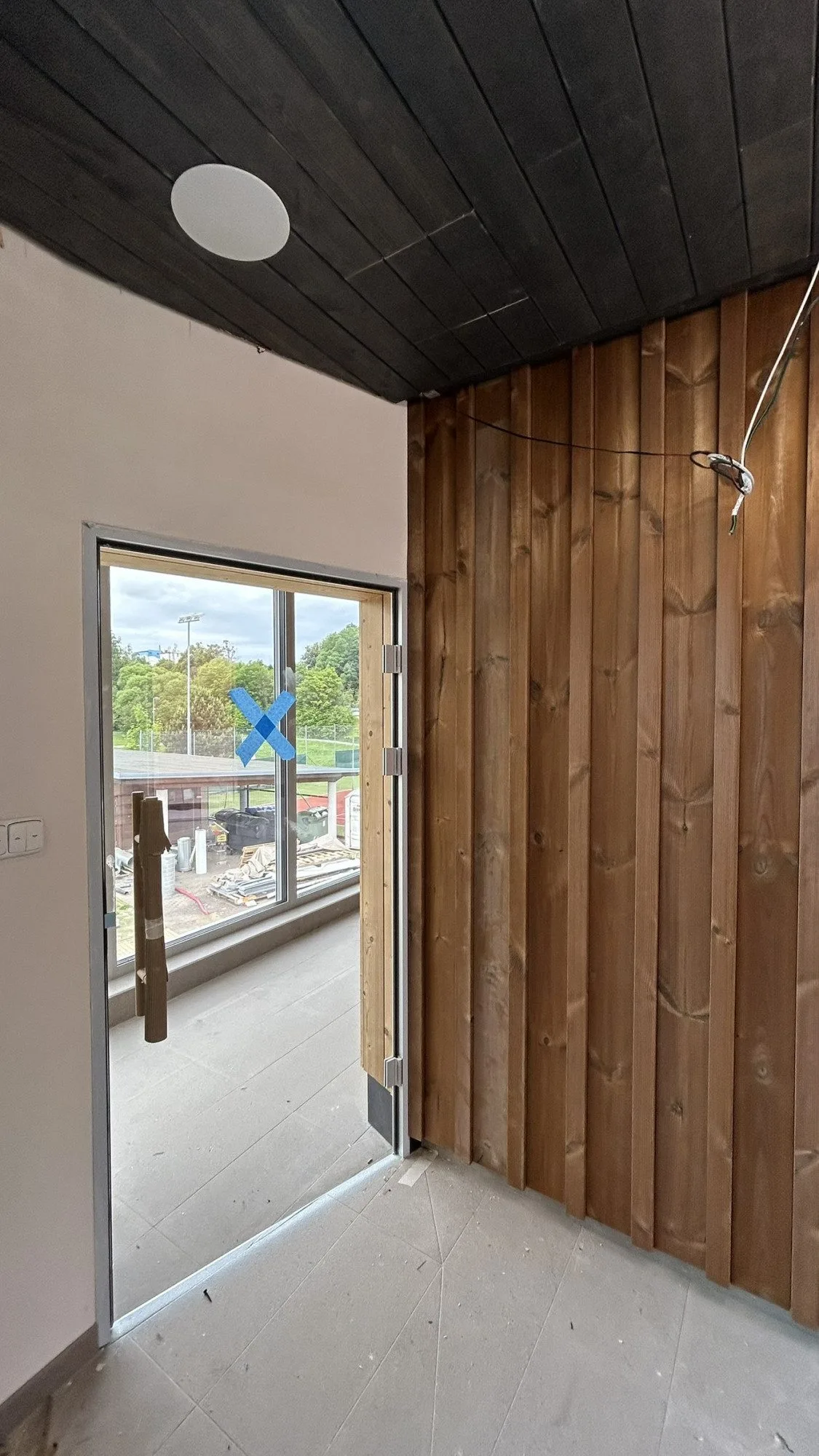 FOTO, VIDEO: Sauna pro 60 lidí i závěsný otočný krb. V Jihlavě vzniká Saunový svět