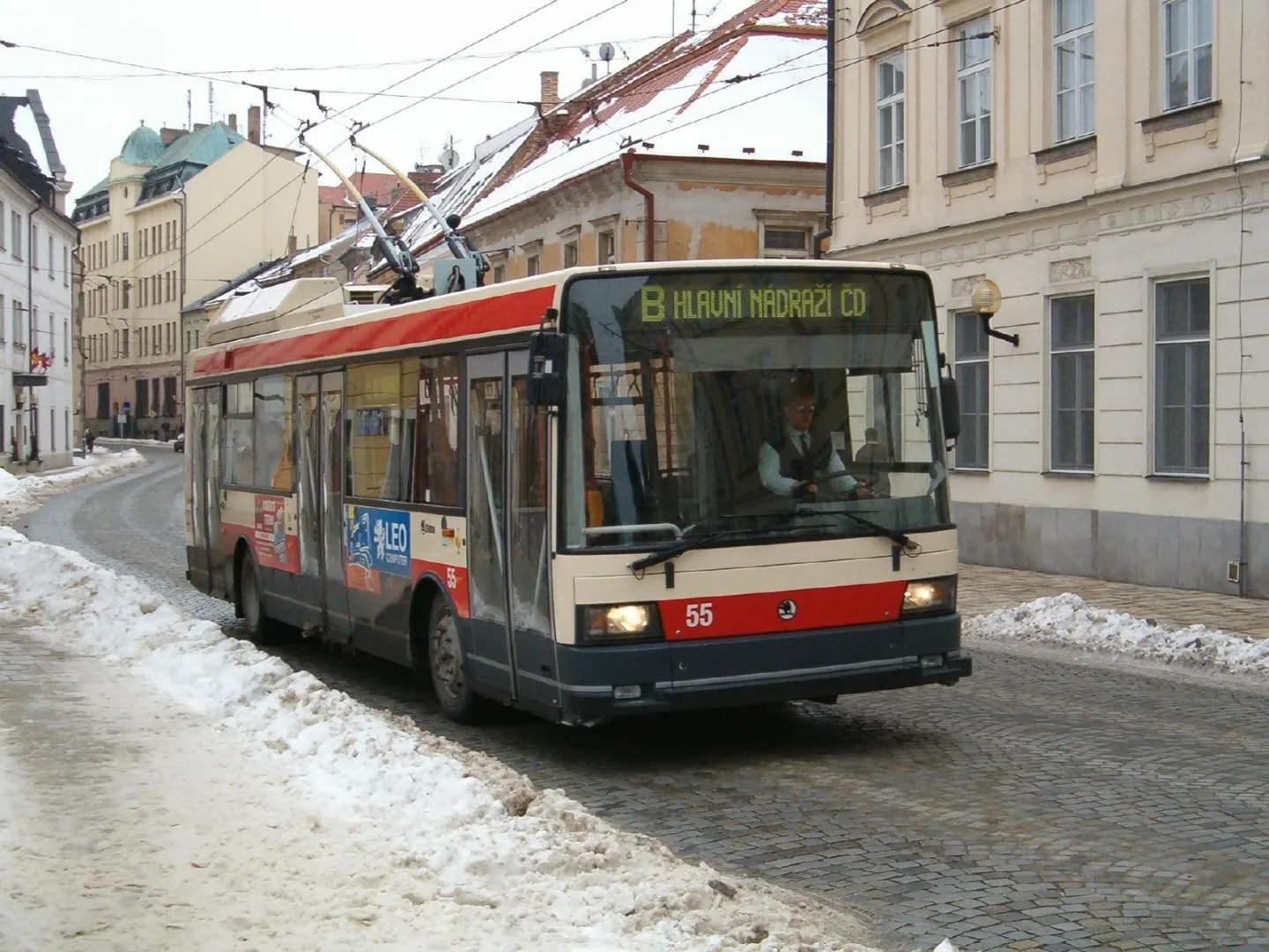 ROZHOVOR: Červený trolejbus je jihlavskou legendou. Petr Příhoda si Karkulku koupil