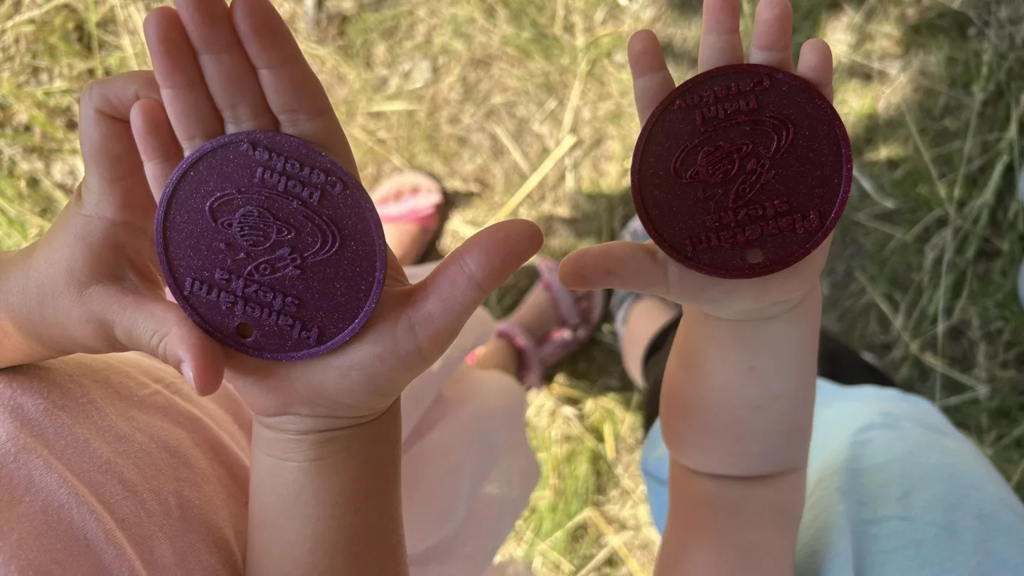VIDEO: Na rozloučenou. Deváťáci v Dolní Cerekvi vybudovali unikátní Planetární stezku