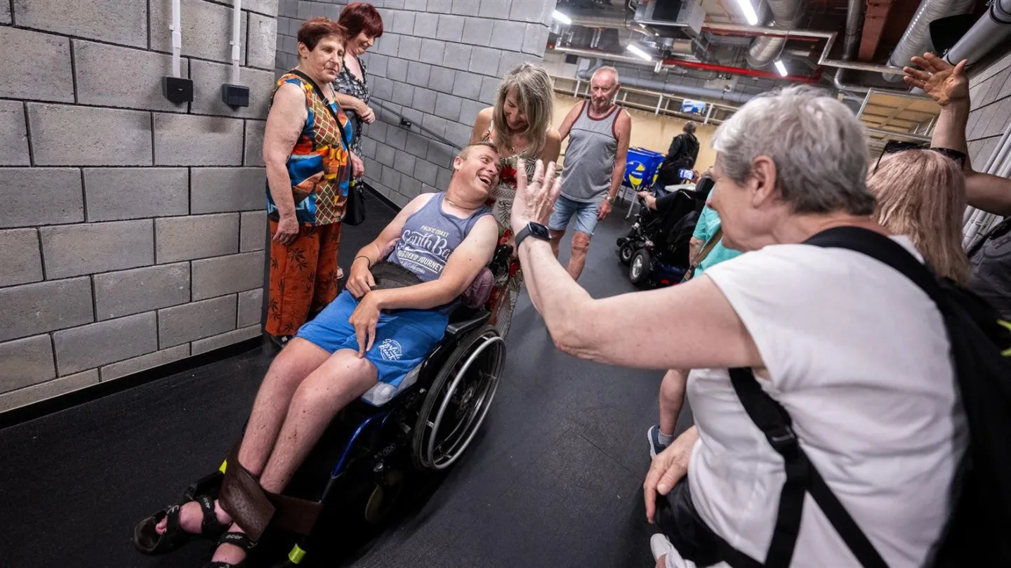 Lidé s handicapem přišli na prohlídku Horácké arény. Řešila se i její bezbariérovost