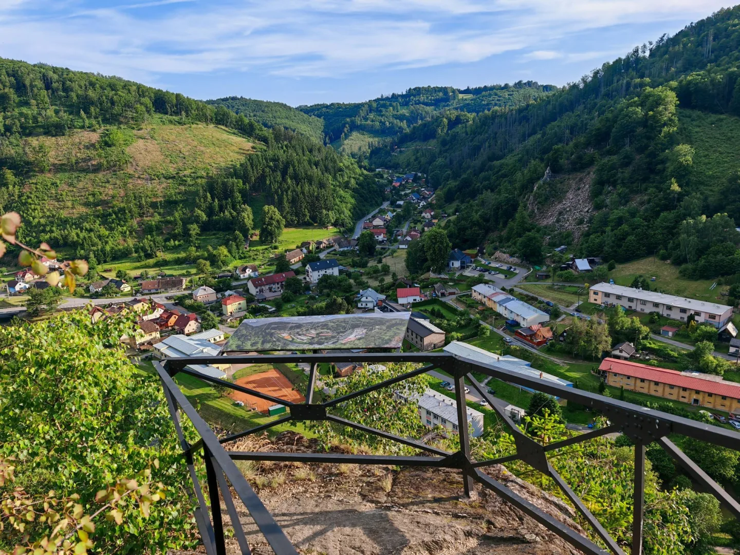 Vír má tři nové turistické trasy. Připomenou legendárního hoteliéra Františka Šťastného 