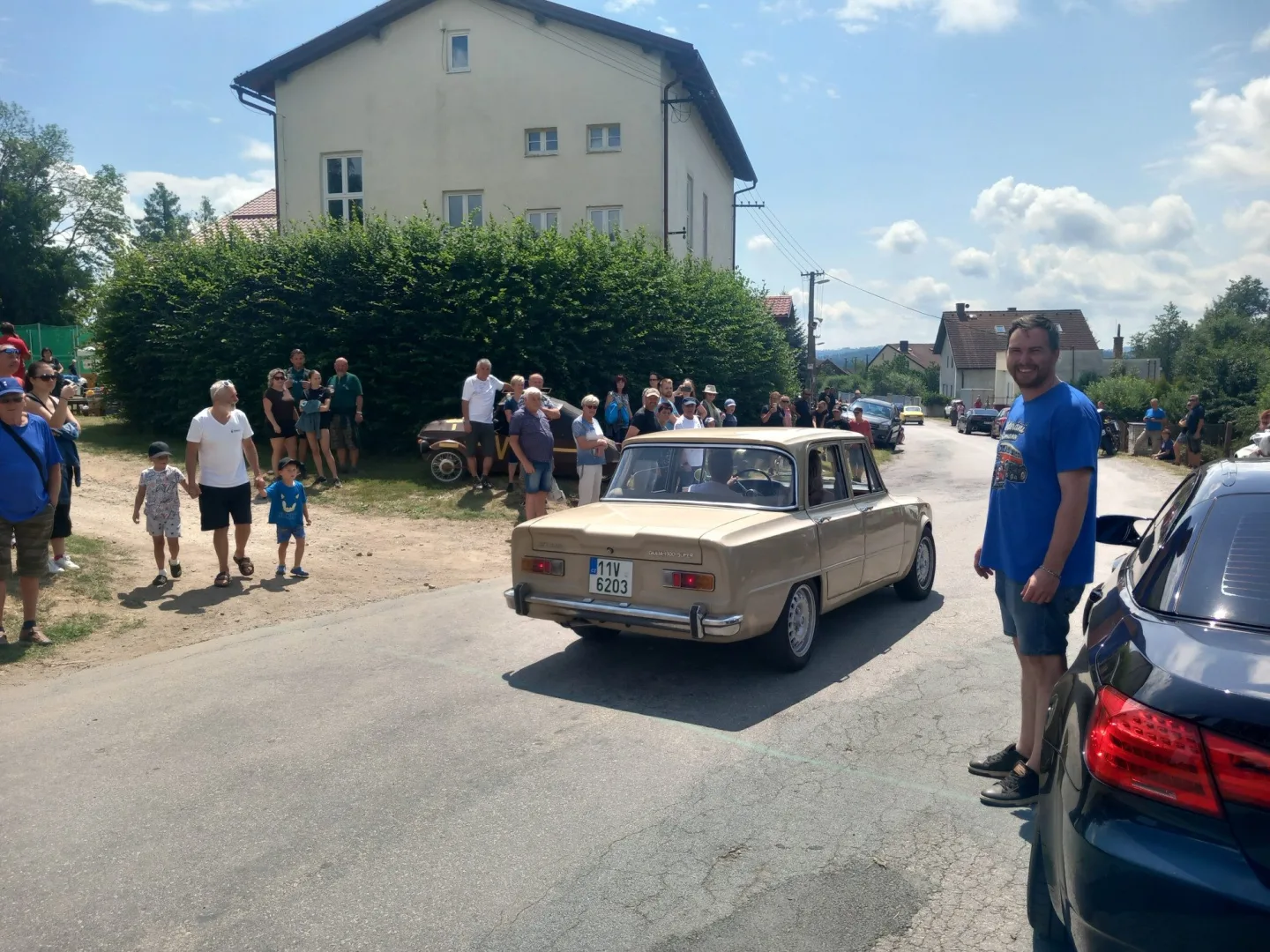 FOTO, VIDEO: Sraz historických vozidel v Šimanově přilákal více než dvě stě strojů