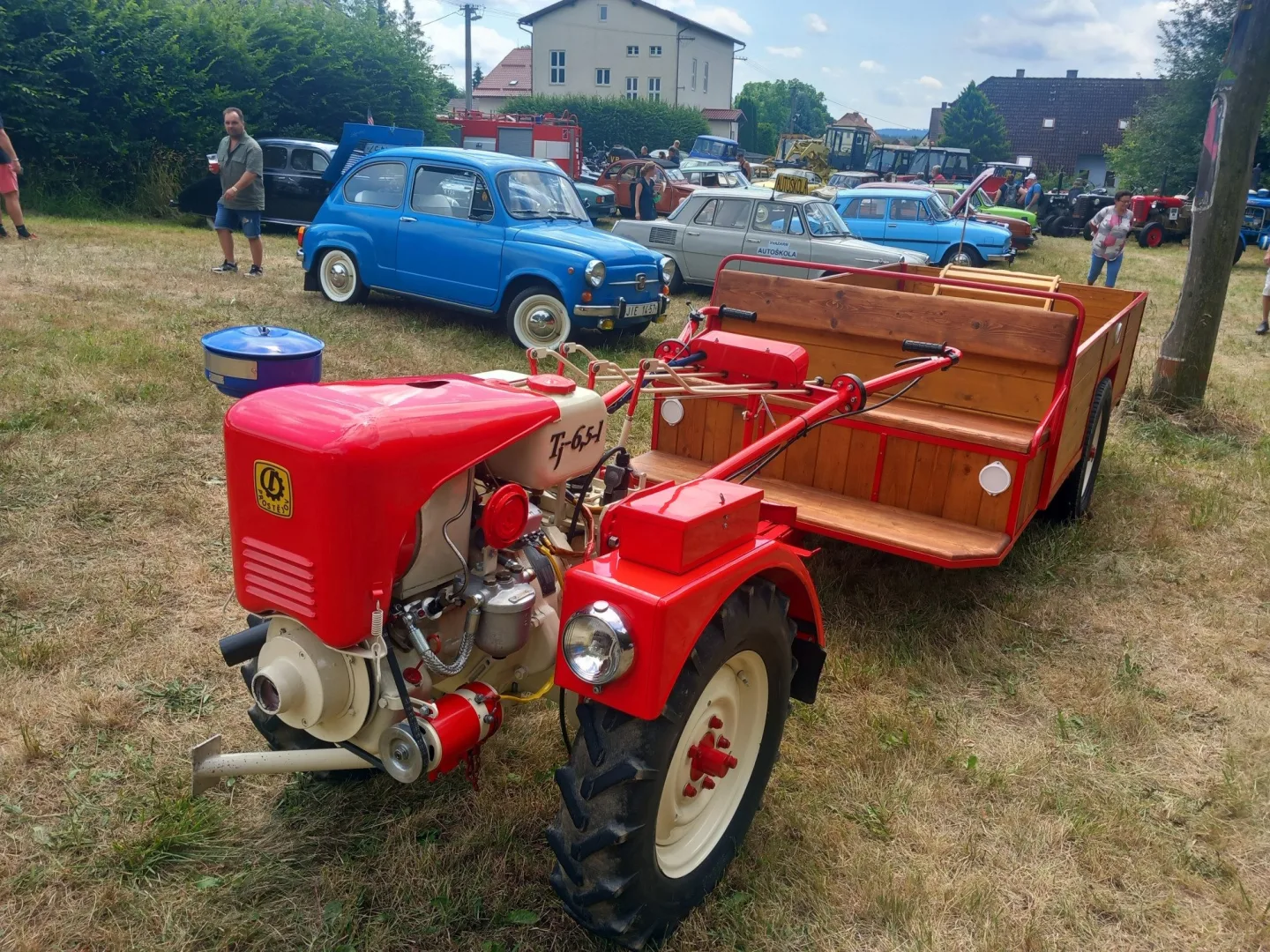 FOTO, VIDEO: Sraz historických vozidel v Šimanově přilákal více než dvě stě strojů