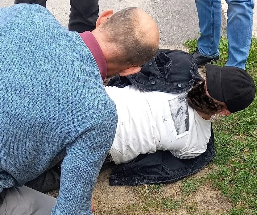 Podvodník z Ukrajiny si přijel pro 590 tisíc. Při činu ho zadržela kriminálka