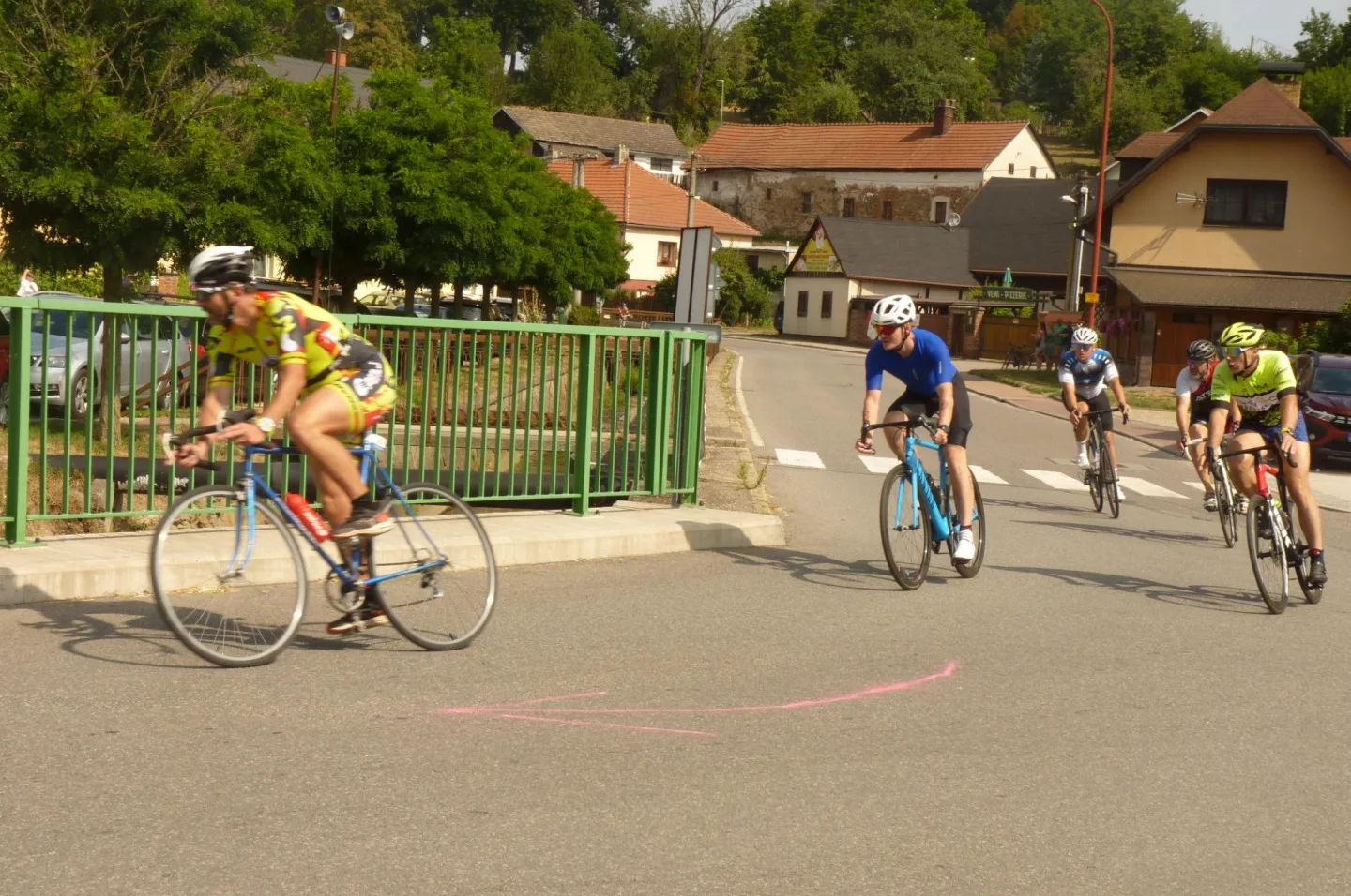 Dřevěný muž v Lukách nad Jihlavou měl rekordní účast, triatlon zvládlo přes 250 lidí