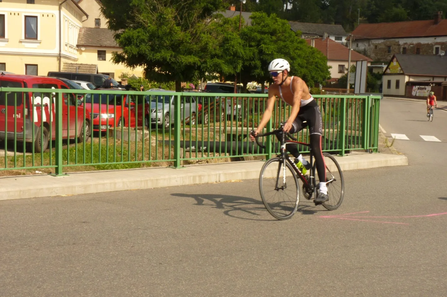Dřevěný muž v Lukách nad Jihlavou měl rekordní účast, triatlon zvládlo přes 250 lidí