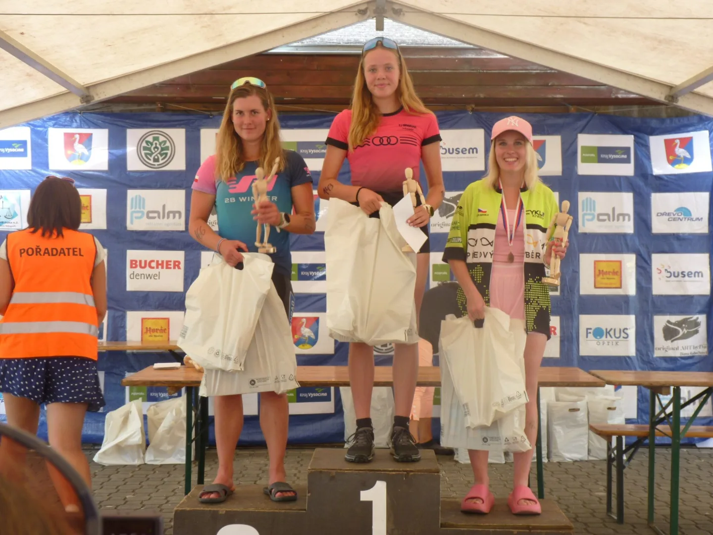 Dřevěný muž v Lukách nad Jihlavou měl rekordní účast, triatlon zvládlo přes 250 lidí