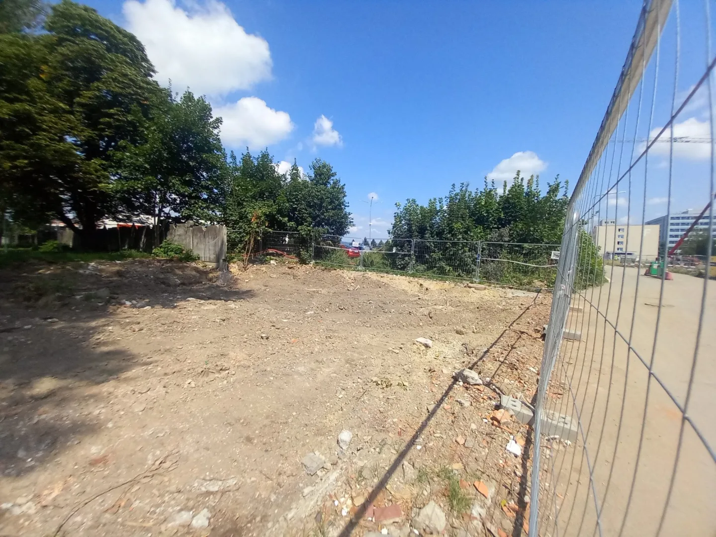 FOTO, VIDEO: Parkovací dům u jihlavské nemocnice může patřit mezi největší v Česku