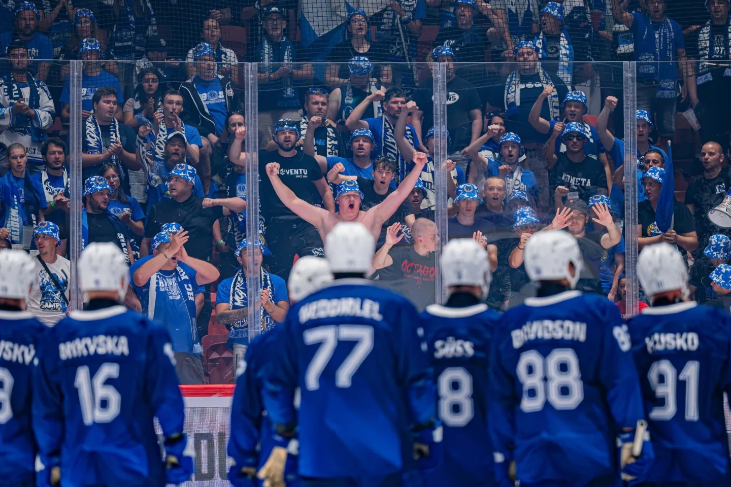 Utkání mezi Duklou a Kometou v Horácké aréně pokazila pyrotechnika v kotli hostů