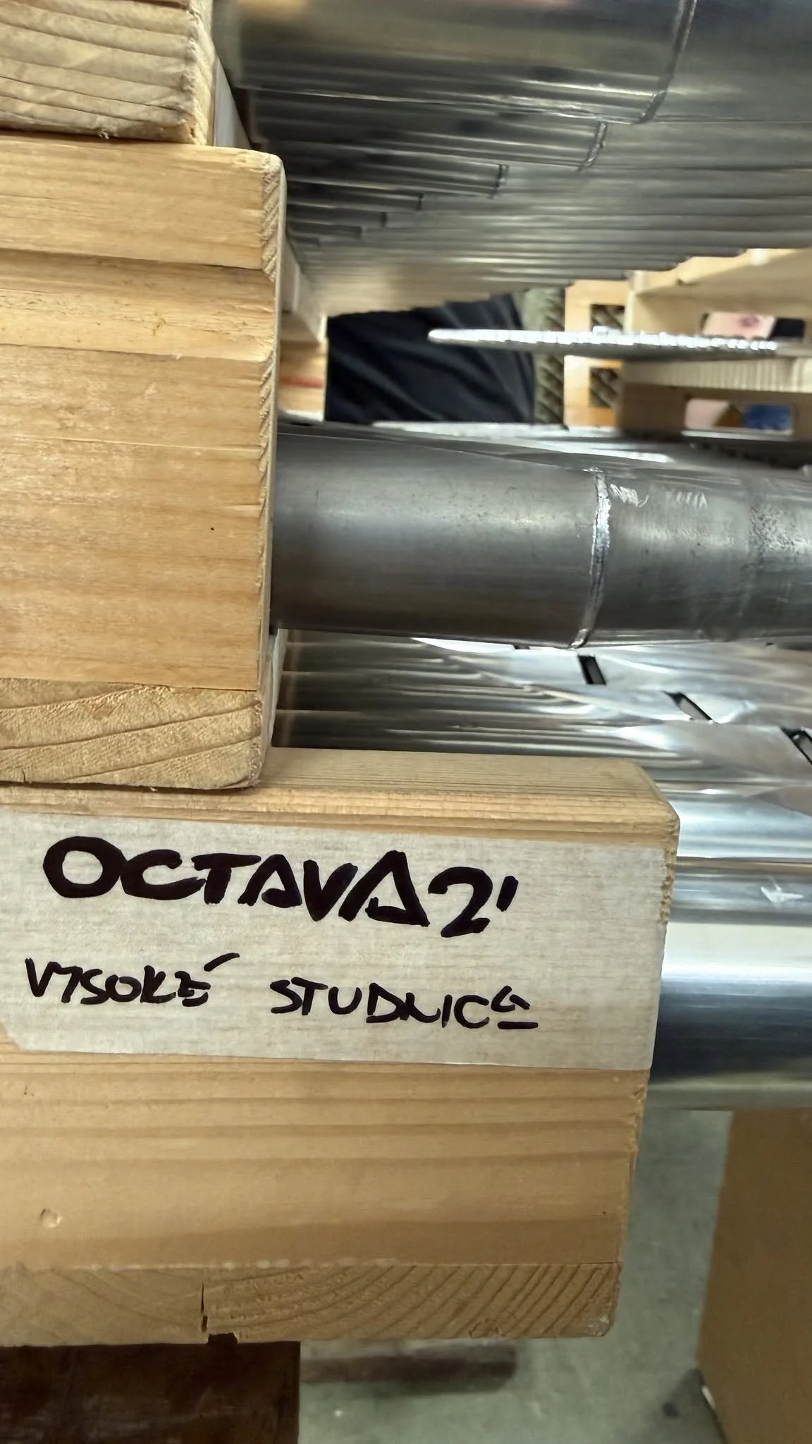 FOTO: Oprava varhan ve Vysokých Studnicích pokračuje, festival je chce zviditelnit