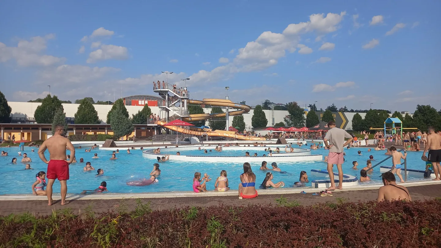 Roste agresivita na koupalištích? Vodní ráj v Jihlavě najme bezpečnostní agenturu