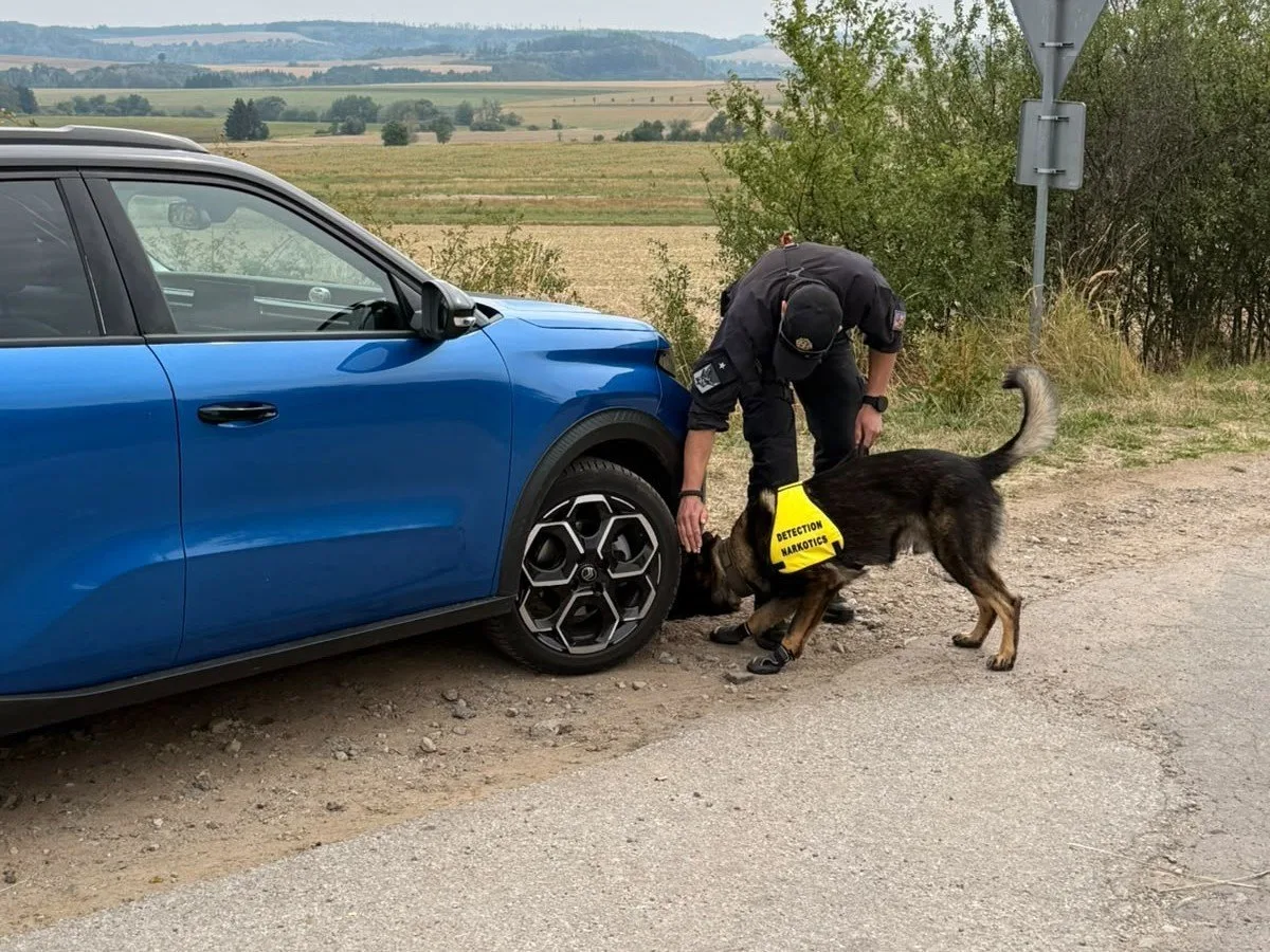 FOTO: Policisté při dohledu na technoparty zažili řadu nevšedních příběhů