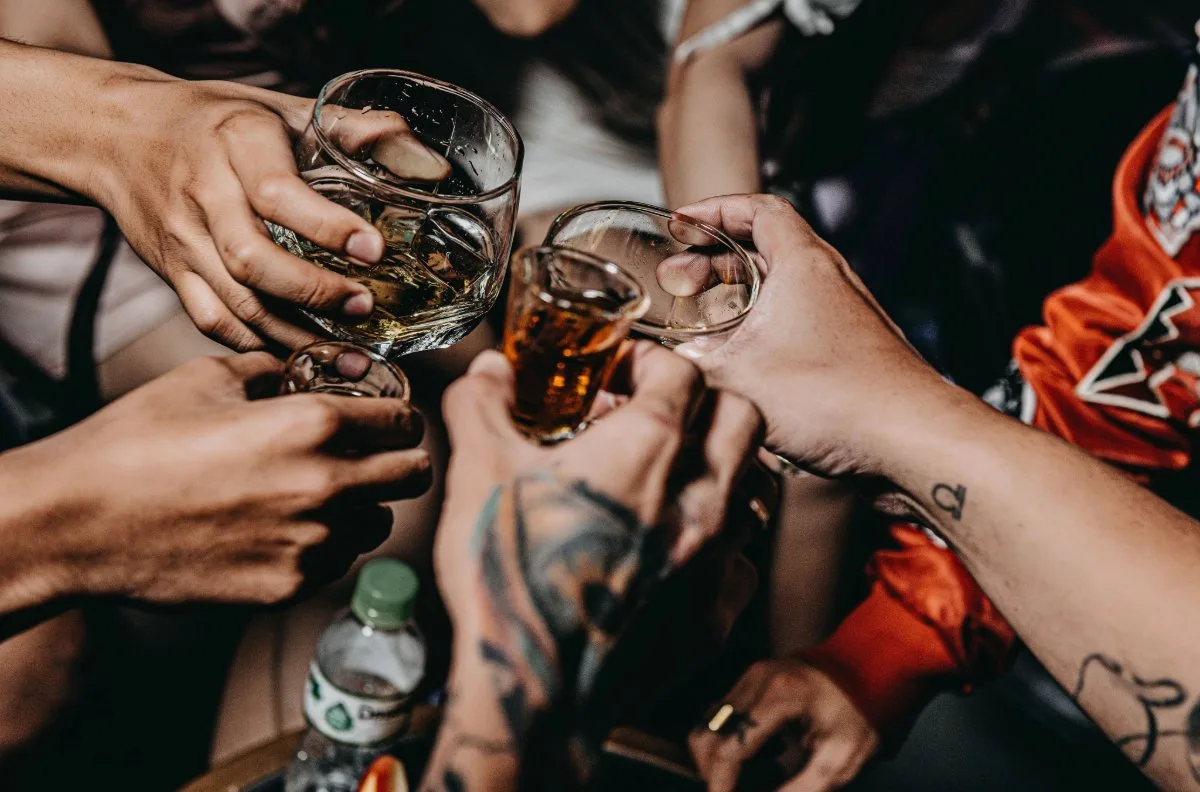Pětina Čechů zahání stres alkoholem. Játra přitom mohou dlouho mlčet