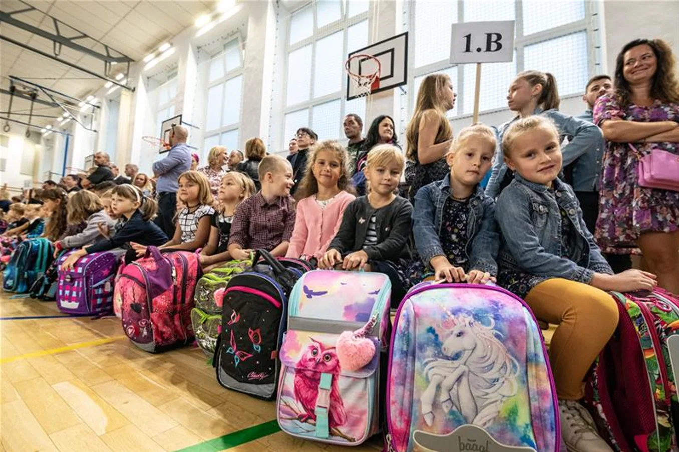 Na výbavu pro školáka nám dva tisíce nestačily, shodla se většina čtenářů Drbny