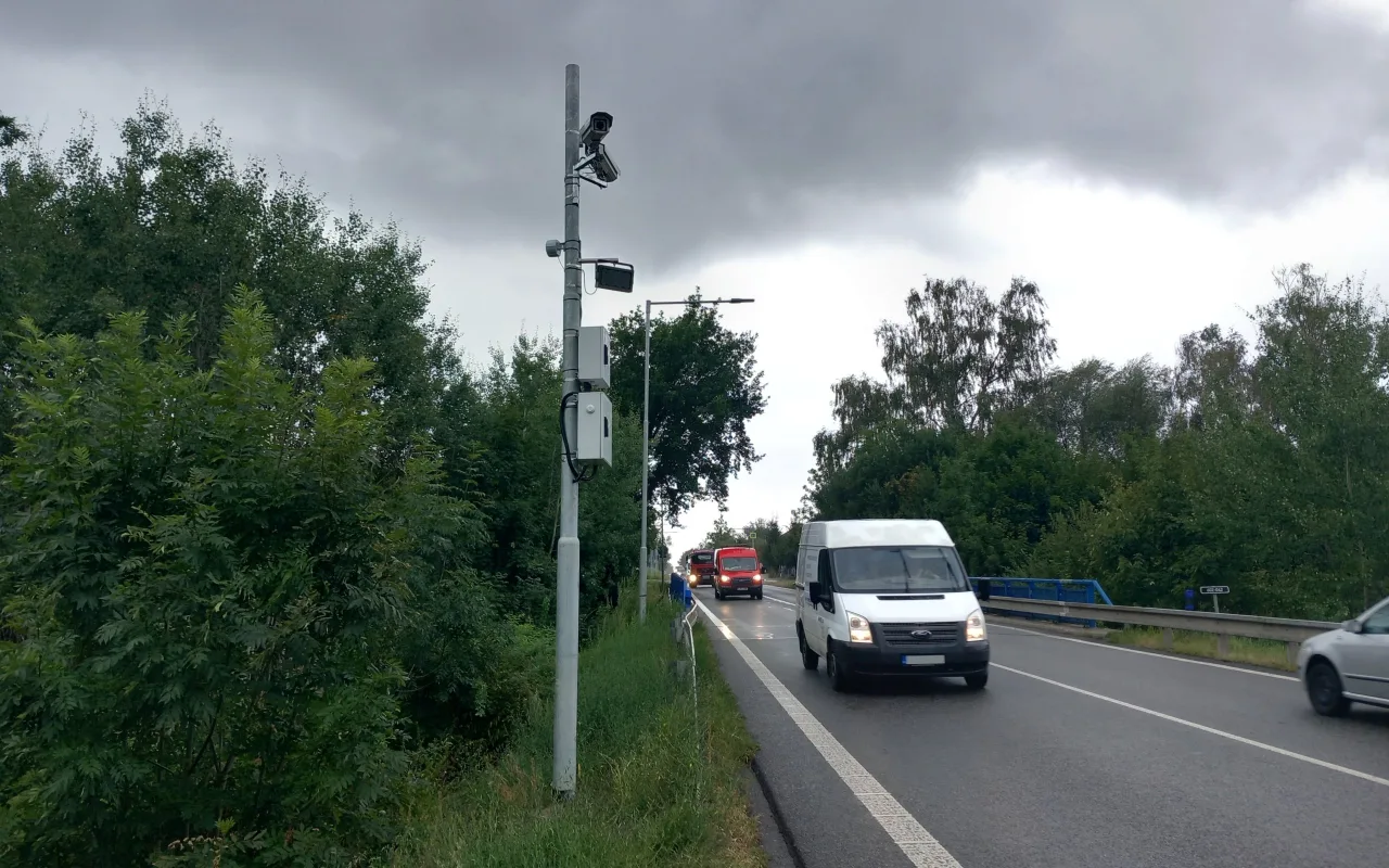 FOTO: Úsekové měření na dalším místě Jihlavy? V Heleníně jsou instalované kamery