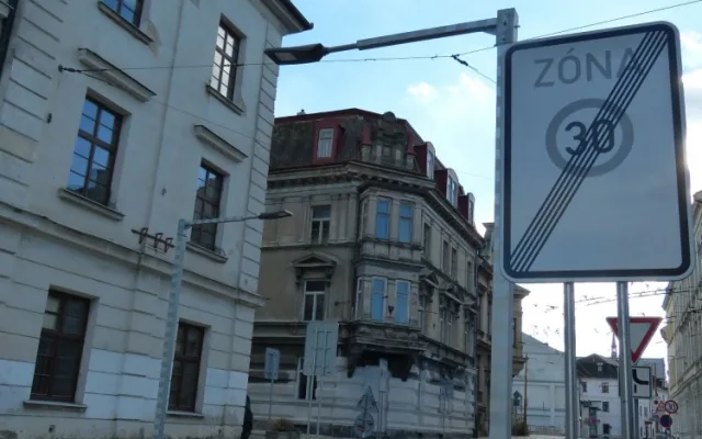 Srázná ulice opět otevřena
