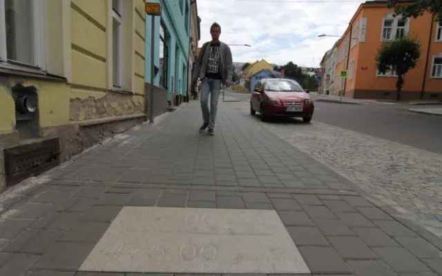 Nová informační deska ve Srázné ulici