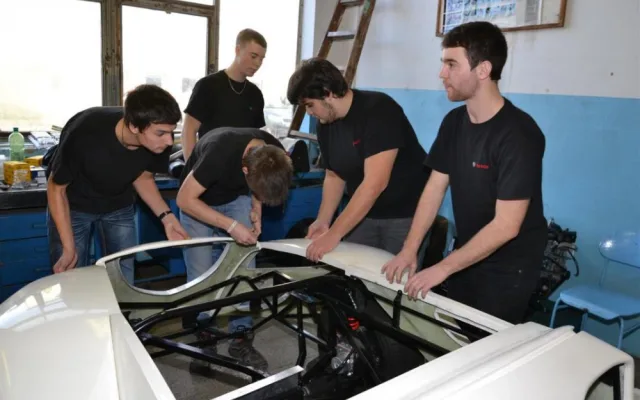 Automobil značky Kaipan staví studenti technických středních škol na Vysočině.
