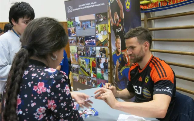 Fotbalisté na návštěvě jihlavské základní školy Jungmannova