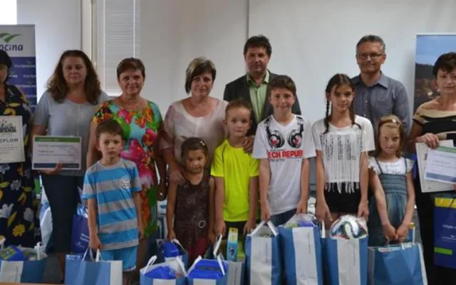 Ocenění těch nejlepších sběračů papíru na Vysočině v roce 2015/2016