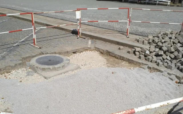 Z jihlavských „pařenišť“ na Masarykově náměstí zbydou jen kanálové poklopy