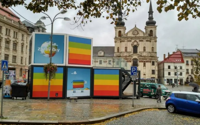 Přípravy na výstavu na jihlavském Masarykově náměstí