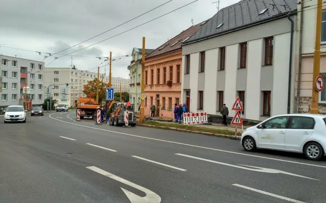 Jihlava se dočká nové zastávky MHD. Naproti Dělnickému domu přibude zastávka Fibichova