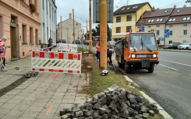 Jihlava se dočká nové zastávky MHD. Naproti Dělnickému domu přibude zastávka Fibichova