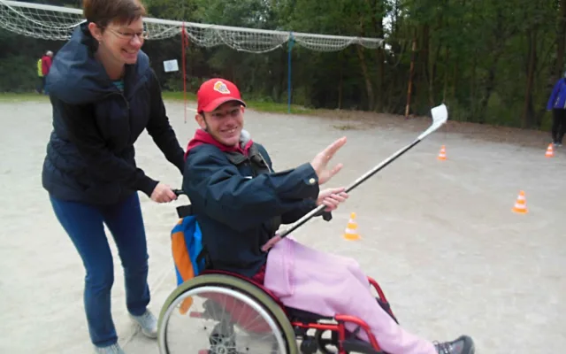 Handicapovaní lidé mohli díky sbírce plastových víček jet na rekondiční pobyt na Čeřínek