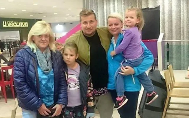 Nadační fond MA-MA Foundation opět plnil přání v zahraničí. Tříletá Adélka vyrazila k moři, čtrnáctiletá Martina se prošla po molu s Andreou Verešovou