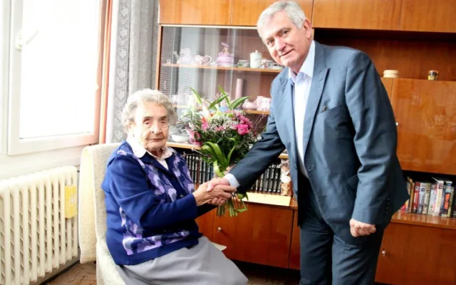 Helena Kyralová s primátorem Rudolfem Chloupkem