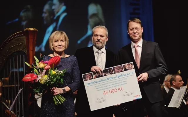 Firma Bosch Diesel uspořádala charitativní koncert. Výtěžek poputuje na infekční oddělení