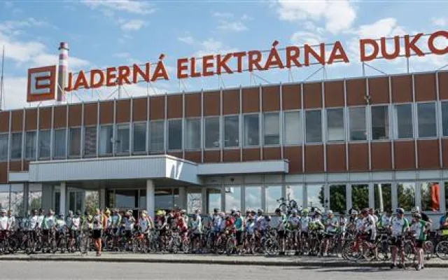 Peloton Na kole dětem projel Vysočinou. Pomáhá onkologicky nemocným dětem