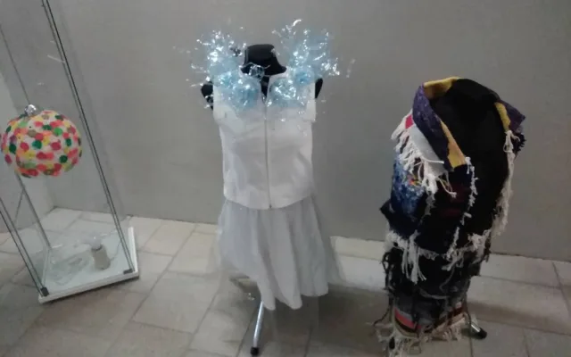 Výstava Recyklovaná móda na jihlavské radnici
