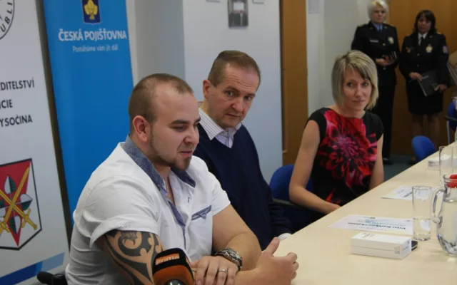 Gentlemany silnici jsou lékař Kaňkovský a sestra Špringerová. Zachránili život motorkáři v Třešti
