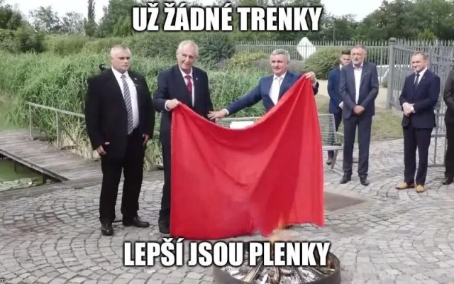 Zeman toreador nebo Zeman aktivista. Internet se baví vtipy o prezidentově pálení trenýrek