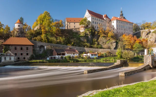 Jihočeská centrála cestovního ruchu ve spolupráci s Jihočeským krajem a nadací ČEZ připravili pro letošní rok další rozšíření sítě půjčoven elektrokol.