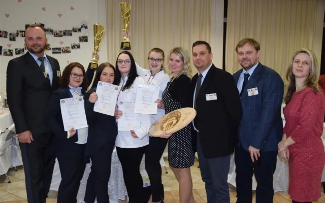 Skvělý úspěch! Čtveřice studentek z Třebíče se svým menu veze z Nitry dvě zlata