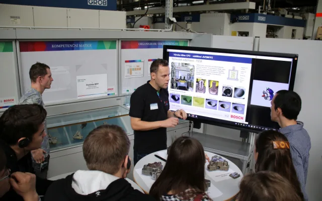 V jihlavském Boschi proběhl High-Tech Day. Studenti poznali firmu, výrobu a moderní technologie