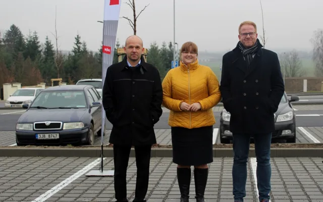 P+R parkoviště v Jihlavě bylo slavnostně otevřeno. Nabízí místo pro 110 řidičů