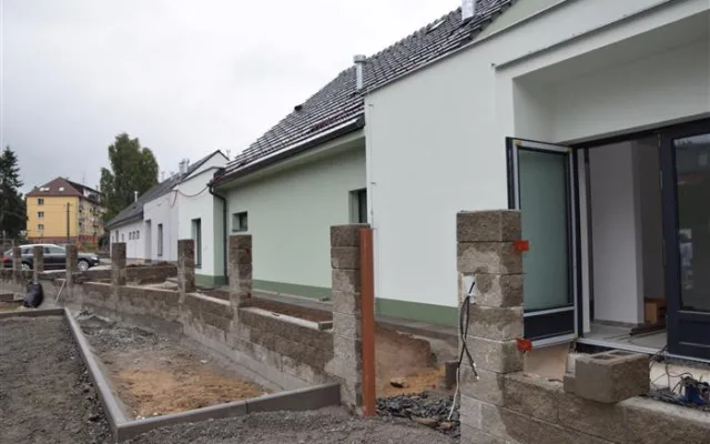 Celkem 24 klientů domova čeká nové bydlení. Stěhovat by se měli po Vánocích