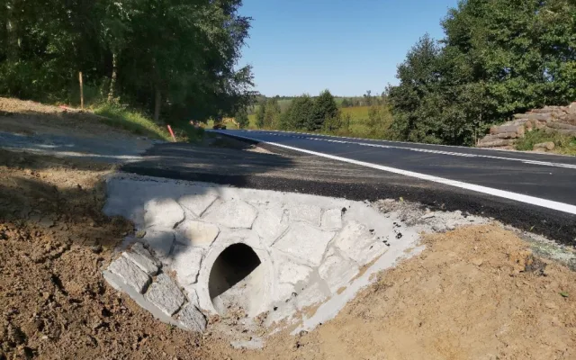 Vysočina má další opravené úseky silnic. Hotovo je u Štoků, na I/19 se finišuje