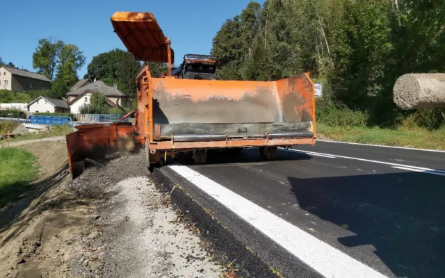 Vysočina má další opravené úseky silnic. Hotovo je u Štoků, na I/19 se finišuje
